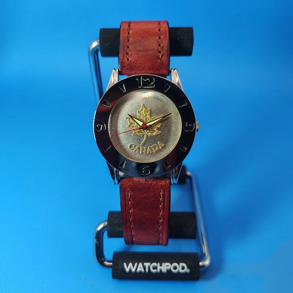 Vintage 2006 Canada Maple Leaf Japan Movt Leather 34mm Unisex Quartz Watch